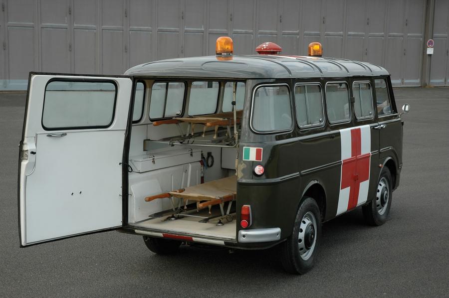 Багажник Alfa Romeo F12 Ambulance 1968 года  (фото 3 из 3)
